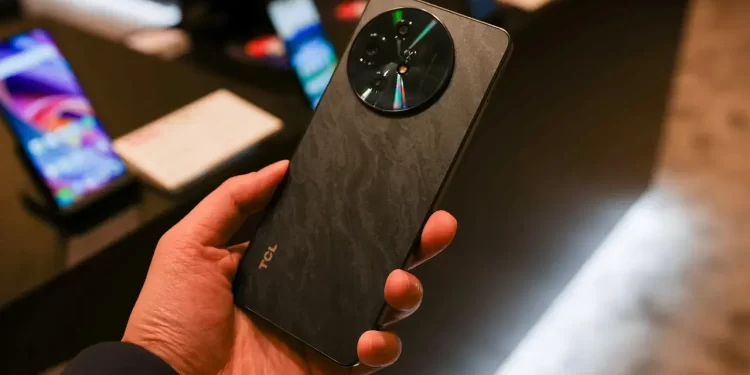 Série TCL 60: Smartphones 5G com ecrãs inteligentes por menos de 250€?