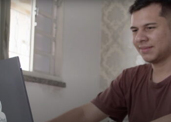 Google oferece cursos grátis de IA para 1 milhão de brasileiros