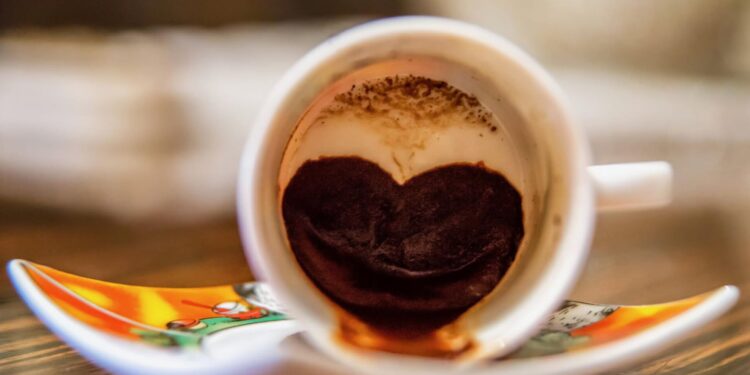 ChatGPT causa divórcio por causa de uma chávena de café