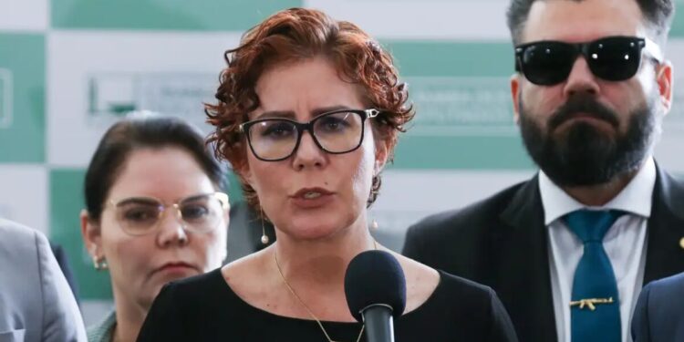 Deputada Carla Zambelli é presa na Itália