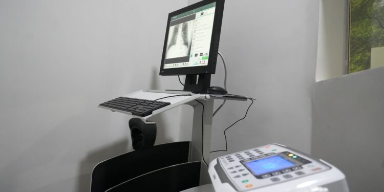 Novo raio-x digital do Centro de Especialidades Médicas Dr. Rafael Vaz e Silva vai garantir mais agilidade nos atendimentos