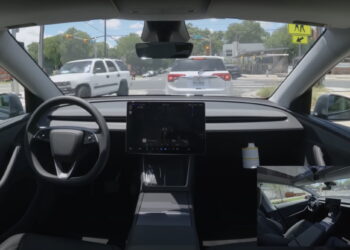 Tesla faz primeira entrega de carro 100% autônoma nos EUA