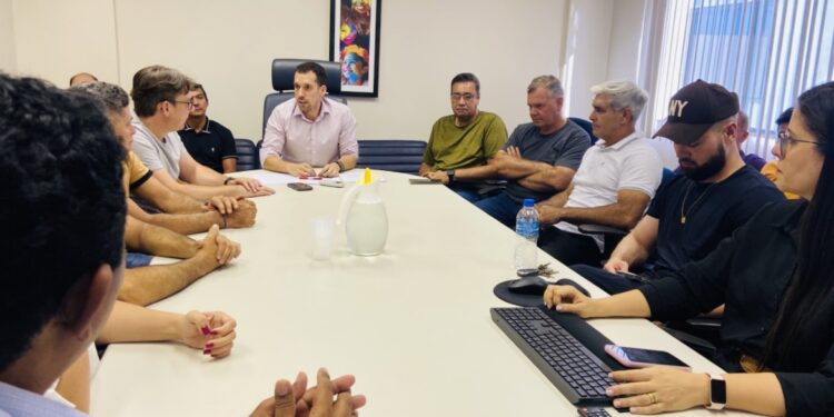 Autoridades discutem medidas emergenciais para o trânsito nas travessias da BR-364