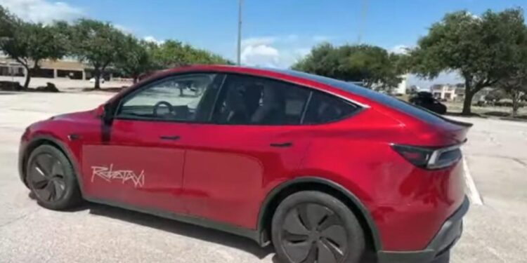 Tesla lança serviço de robotáxi em Austin com tarifa promocional