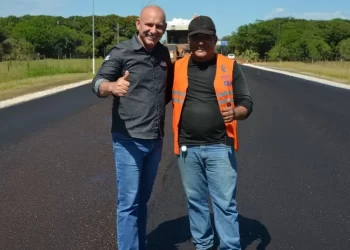 Deputado Ezequiel Neiva vistoria obras de recuperação da RO-370, em Corumbiara