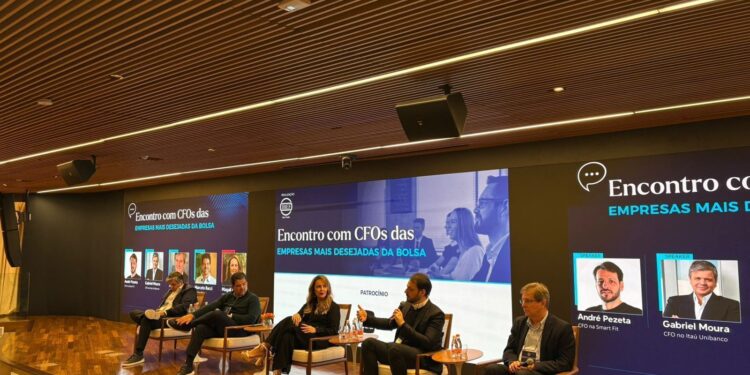 CFOs de empresas listadas em bolsa apostam em IA para otimizar os negócios