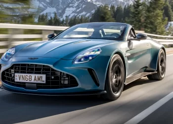 De bradar aos céus. Conduzimos o Aston Martin Vantage Roadster