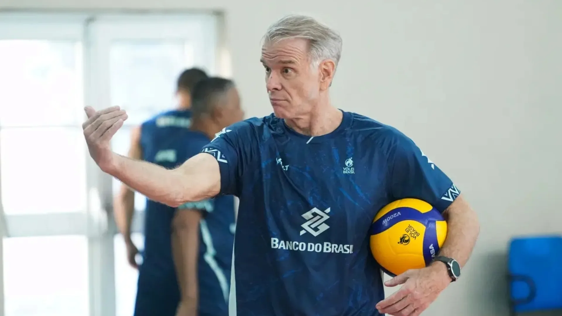 Judson retorna de lesão e Bernardinho relaciona 14 atletas para decisão contra a Polônia pela VNL