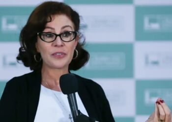 Justiça mantém prisão de Carla Zambelli na Itália