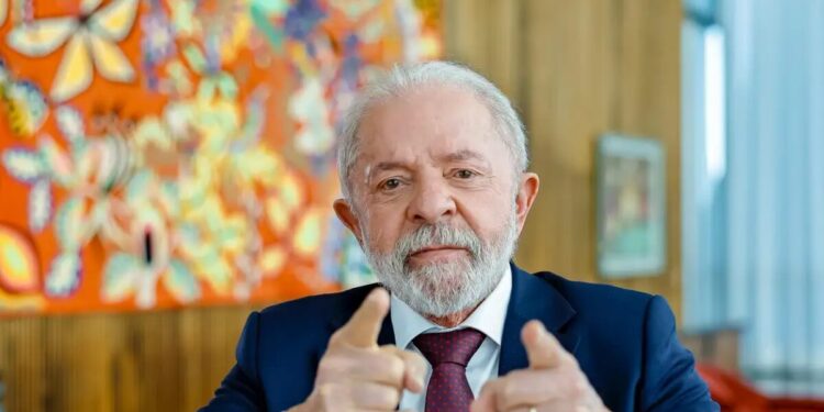 Após fala de Trump, Lula responde que “sempre estivemos abertos ao diálogo”