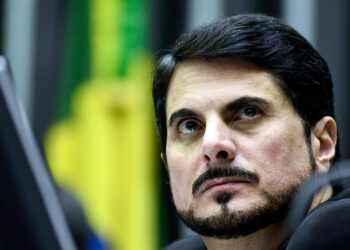 Marcos do Val divulga nota sobre operação da PF