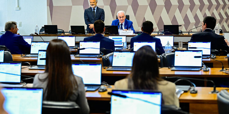 CCJ começa análise de 13 indicações para Judiciário e CNMP nesta quarta