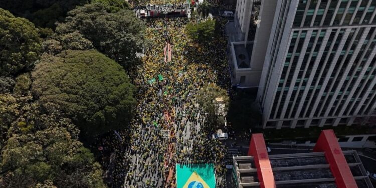 Ausência de Tarcísio em manifestação na Paulista irrita bolsonaristas