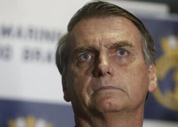 Jair Bolsonaro tem prisão domiciliar decretada