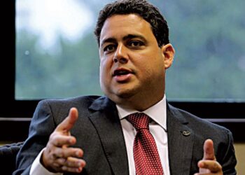 Ex-presidente da OAB comemora prisão de Bolsonaro e defende ‘bala na nuca’