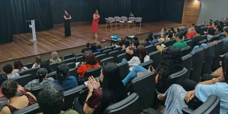 Prefeitura de Porto Velho incentiva formação de profissionais da educação com novo curso de especialização em parceria com a UEA