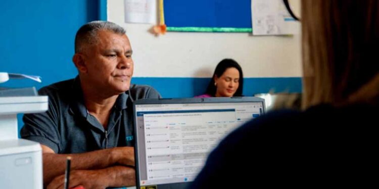 Moradores do loteamento Jardim Miraflores são cadastrados para regularização em Porto Velho