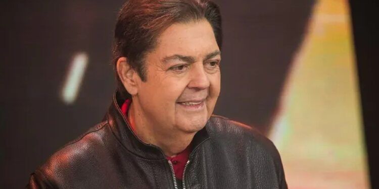Faustão é extubado e segue internado: saiba qual é o estado de saúde do apresentador
