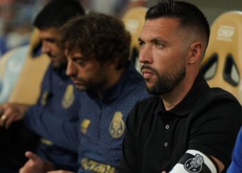FC Porto: Farioli e Samu lembram Jorge Costa e destacam energia de jogadores e adeptos