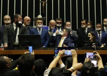 14 deputados são denunciados à Corregedoria da Câmara por obstrução