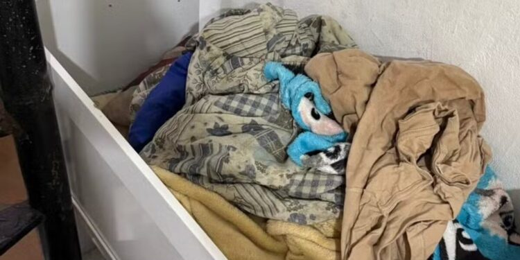 Bebê morre ao ficar sozinha com irmão de 5 anos para mãe ir à baile funk