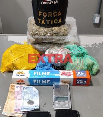 Presos com tornozeleira são flagrados com quase 2 kg de drogas em Cerejeiras