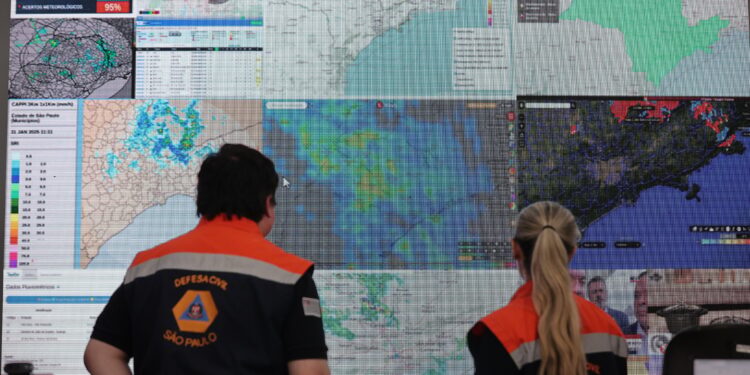 Defesa Civil faz alerta para calor acima da média em São Paulo