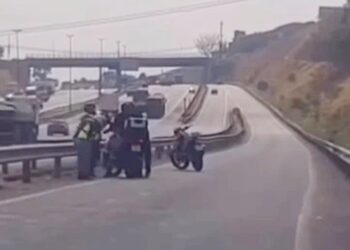 casal-tem-moto-roubada-em-assalto-a-luz-do-dia-na-raposo-tavares