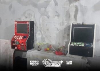 PM apreende caça-níqueis e prende homem por desacato em bairro de Cotia