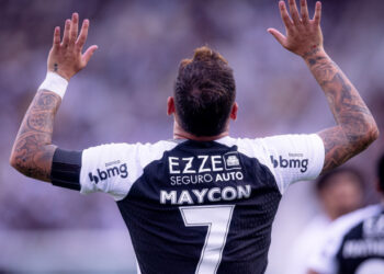 Maycon celebra gol marcado e reage às críticas com naturalidade no Corinthians