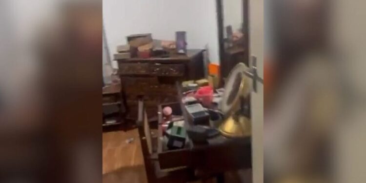 Dois suspeitos de envolvimento em roubo contra ex-sogros de Bolsonaro são presos