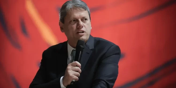 Primeiro ato, se eu for presidente, será conceder indulto a Bolsonaro, diz Tarcísio