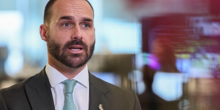 Eduardo Bolsonaro critica Tarcísio e diz que ele tem secretarias ligadas ao PT e PSOL