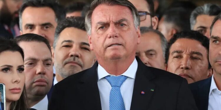 Bolsonaro não vai ao primeiro dia de julgamento no STF, segundo advogados