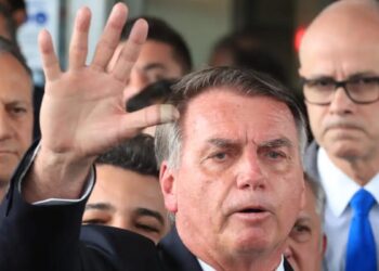 Imprensa internacional repercute julgamento do ex-presidente Bolsonaro: “Temor de fuga”