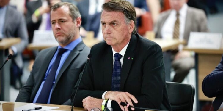 Segundo dia de julgamento de Bolsonaro terá pronunciamento de advogados do ex-presidente