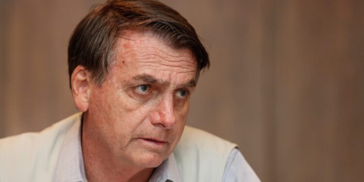 Bolsonaro fez oração, recebeu aliados e almoçou feijão na véspera do julgamento no STF