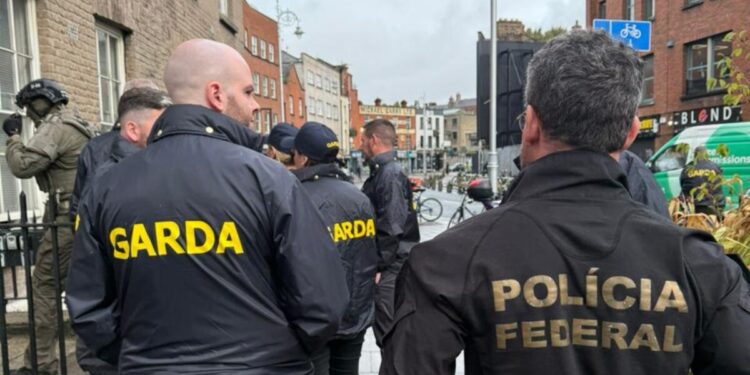 Gangue que traficava mulheres de SC mantinha bordel com 10 prostitutas na Irlanda