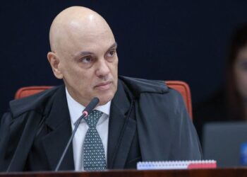 Moraes pede sessões extras para julgamento de Bolsonaro