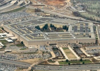 EUA envia caças a Porto Rico após denunciar que Venezuela sobrevoou um de seus navios