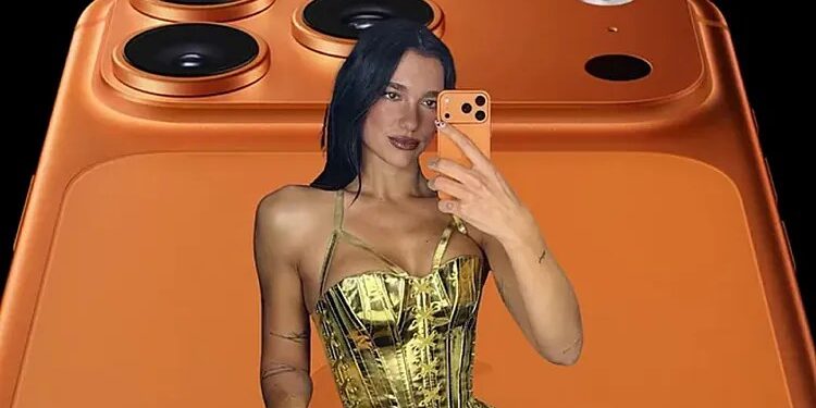 Dua Lipa estrela a nova campanha do iPhone 17