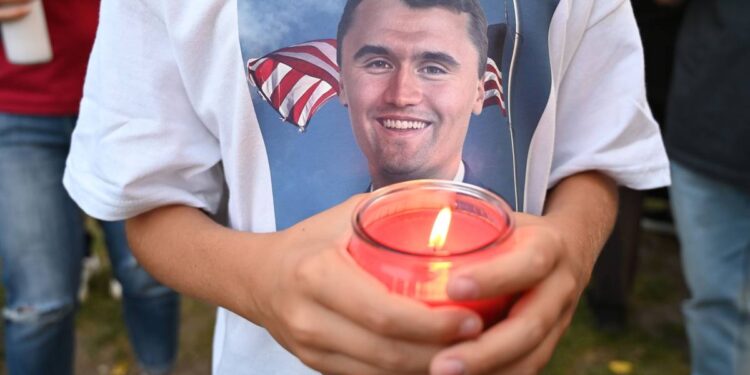 Risco de repressão aumenta: Charlie Kirk “pode tornar-se o mártir perfeito da direita”