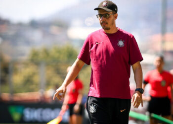 Treinador do Corinthians se mostra confiante para final do Brasileiro Feminino
