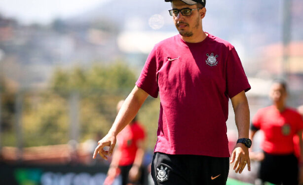 Treinador do Corinthians se mostra confiante para final do Brasileiro Feminino