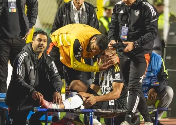 Atlético-MG confirma grave lesão de Cuello e torcedores lamentam perda: “Imagem muito forte mesmo”