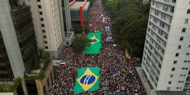 Manifestação contra anistia e PEC da Blindagem reúne 42 mil em SP, aponta USP