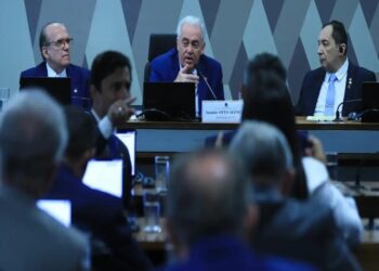 PEC da bandidagem é enterrada pela CCJ do Senado