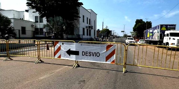 RuasRuas são interditadas no Centro de Porto Velho para montagem de estrutura do aniversário de 111 anos