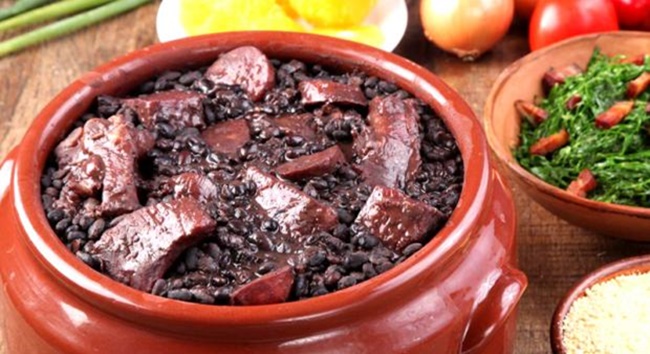 Festa da Padroeira de Cotia começa com grande feijoada