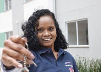 Governo de SP entrega mais de 500 moradias em Embu das Artes